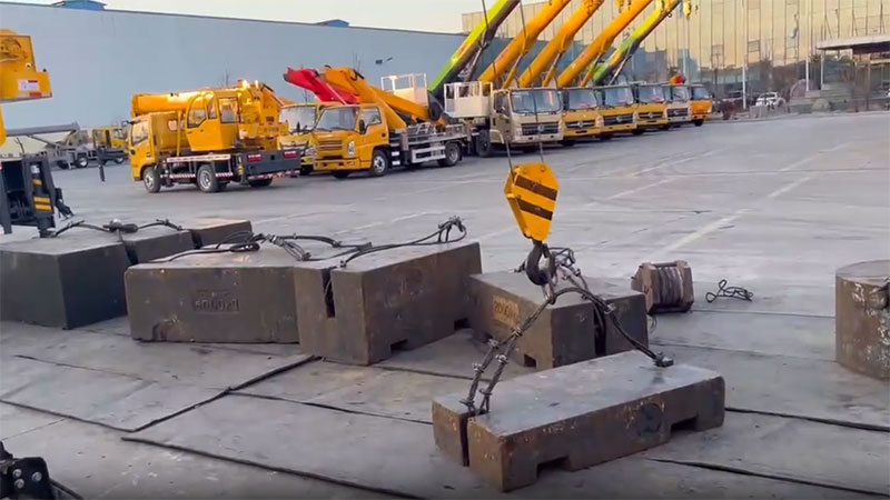 Caminhões Guindastes Articulados 3.2T, SST3.2S3