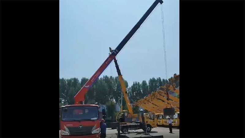 Caminhões Guindastes Articulados 5T, SST5S4